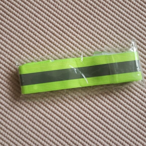 Reflective Arm Bands, Set of 2, NWT - Picture 2 of 6